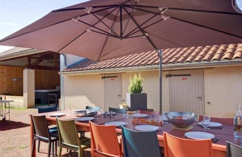 L'Hopital-le-Grand House | Gîte Familial avec SPA et Jeux Extérieurs - 5 Chambres, 230m², Village Typique, Animaux Acceptés - FR-1-496-289