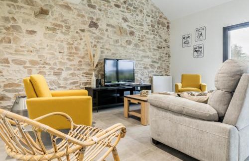 Nort-sur-Erdre House | Gîte Familial Rénové, Proche Canal, Terrasse, Jardin, et Verger Commun, à 20 km de Nantes - FR-1-306-1262