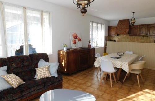 Arcens Apartment | Gîte Le Gravier en haut de Villa proche de la Dolce Via