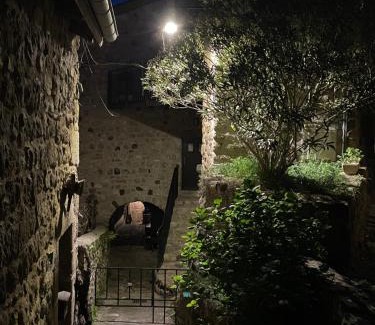 Antraigues-sur-Volane Bed & Breakfast | Gîte "Lo Fédou d'Antraigues sur Volane"