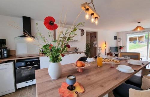La Versanne House | Gîte rénové avec Wi-Fi, jardin et animaux acceptés à La Versanne - FR-1-496-369