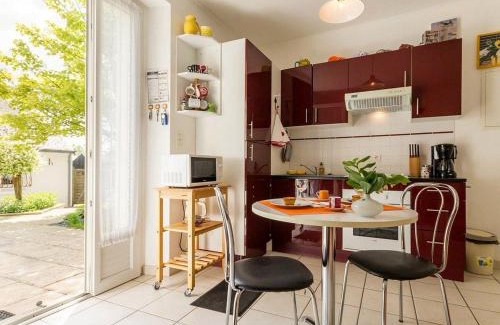 Saint-Omer-de-Blain House | Gîte rénové calme avec jardin fleuri, à proximité du canal de Nantes à Brest et de la forêt du Gâvre - FR-1-306-1007