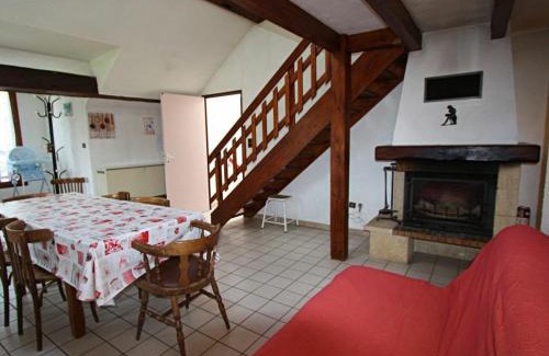 Girmont-Val-d'Ajol House | Gîte rénové, nature et jeux près du Val d'Ajol, 3 ch, 2 sdb, Wifi, équipements bébé, proche ski - FR-1-589-113