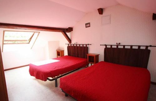 Girmont-Val-d'Ajol House | Gîte rénové, nature et jeux près du Val d'Ajol, 3 ch, 2 sdb, Wifi, équipements bébé, proche ski - FR-1-589-113