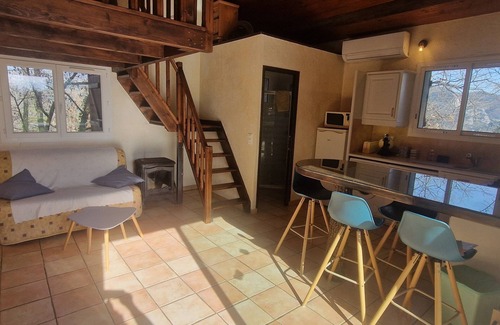 Berre-des-Alpes House | Gîte Rural les Lys