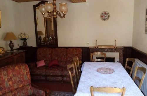 Asquins Apartment | Gîte Sous L' Orme