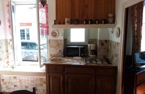 Asquins Apartment | Gîte Sous L' Orme