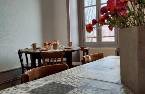 Saint-Haon-le-Chatel House | Gîte spacieux de 11 lits avec cour privative dans un village historique calme et pittoresque - FR-1-496-252