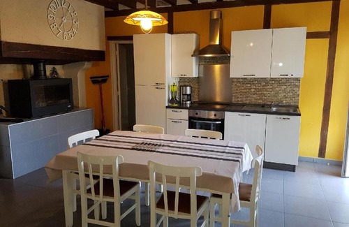 Monce-en-Belin House | Gîte tout confort près du circuit des 24 Heures, cadre verdoyant, étang clos, 6 pers., lits faits - FR-1-410-207