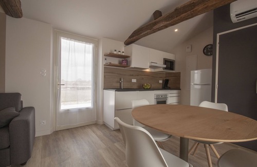 Couffe Cottage | Gîte-Wet room-Countryside view