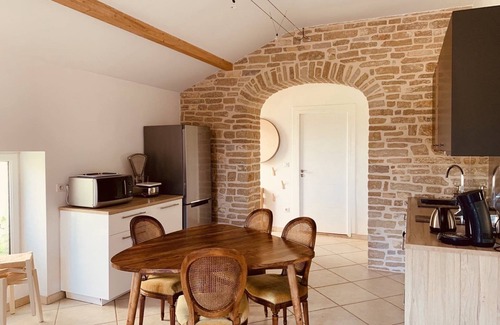 Vougeot House | Gîtes bo Maisonnette de charme - View Clos Vougeot castle