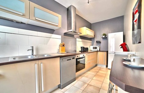 Saintes Apartment | ღ Olympia Saintais - Free Parking, Fibre, Ground Floor