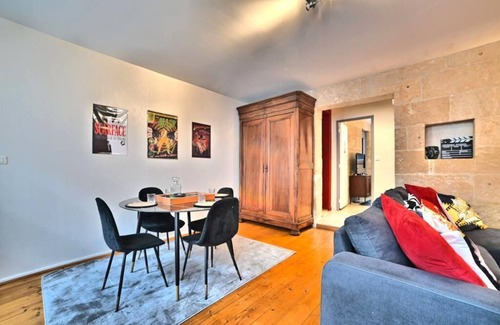Saintes Apartment | ღ Olympia Saintais - Free Parking, Fibre, Ground Floor