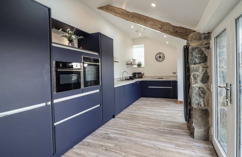 Llanfair Cottage | GAERAU BACH, pet friendly, luxury holiday cottage in Llanaber
