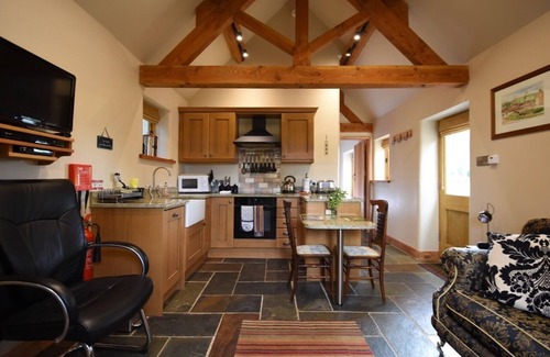 Hulme End House | Gaia Lodge - Country Cottage with Hot Tub, Peak District, Derbyshire