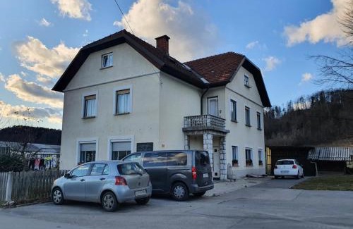 Kamnik Apartment | Gala Lenassi