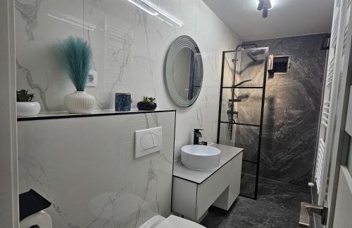 Moinesti Apartment | Galaxy Studio