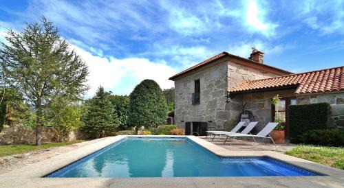 Quintans House | GALIHOST - Casa con piscina próxima a Sanxenxo