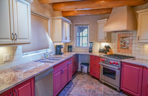 South Capitol House | Galisteo Casita - Walking distance to the Plaza