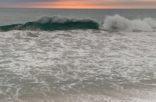 Boossa House | Galle Breeze Inn - 5 BR Beach Villa in Southern SriLanka Facing the Indian Ocean