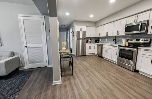 New Castle Apartment | Galloway 113 I Spacious Garden Style Retreat