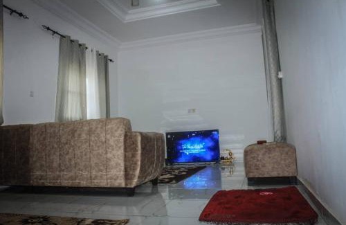 Old-Yundum Apartment | Gambiyaarental