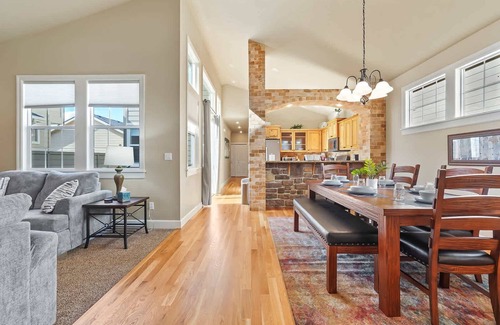 Meridian House | Game room | 3BR | Outdoor Seating BBQ