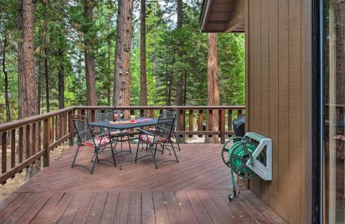 Arnold House | Game Room and Deck Pet-Friendly Camp Connell Cabin