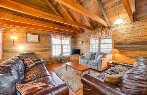 Springville House | Game Room and Decks Family Cabin in Springville!