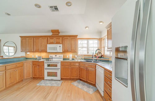 Craig County House | Game Room & Large Yard: Vinita Farmhouse!