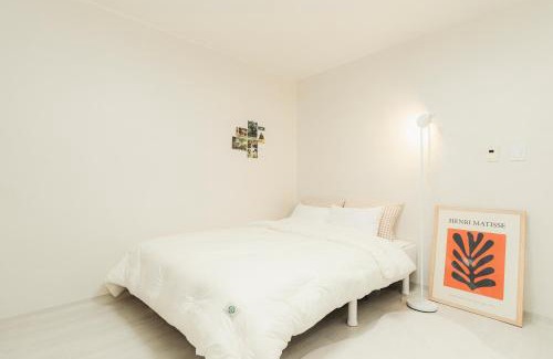 Dogok-dong Apartment | Gangnam, near subway, full option, 2 bedrooms, 2 Queen,Up to 4 people
