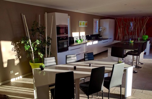Rousson Villa | GARD - Near UZES - Villa standing 8 people - Quiet - Swimming pool - Petanque - View