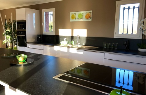 Rousson Villa | GARD - Near UZES - Villa standing 8 people - Quiet - Swimming pool - Petanque - View