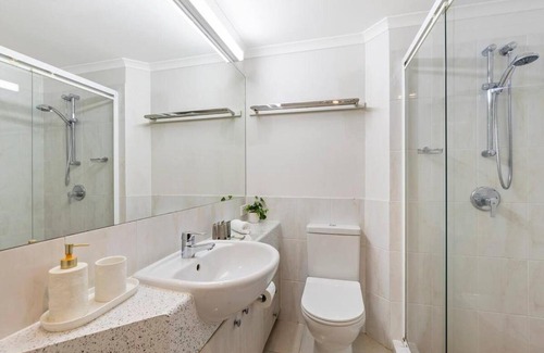 South Brisbane Apartment | Garden Apt 2Bed x 2Bath, parking