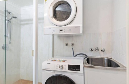 South Brisbane Apartment | Garden Apt 2Bed x 2Bath, parking