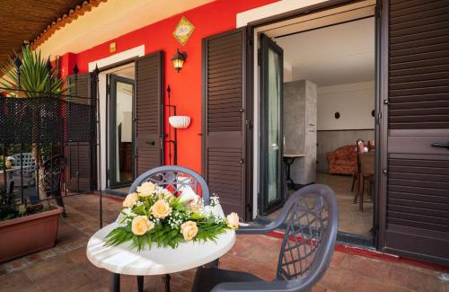 Castelmola Apartment | Garden Cottage I Dammusi - Limoni