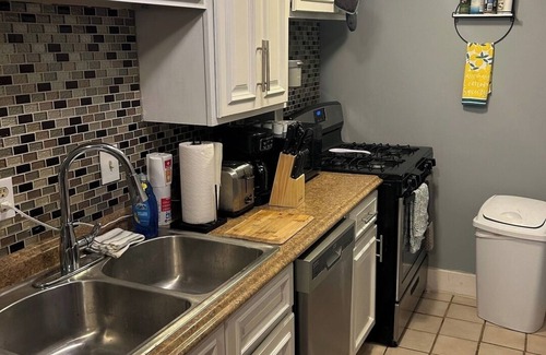 Cleveland Apartment | Garden-level 2BR Pet-friendly Near Downtown