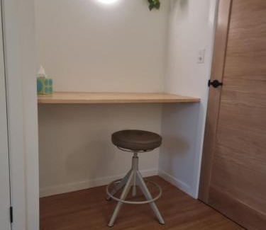 Suffolk Park House | Garden Oasis-2br -1 min from the beach & pet friendly!