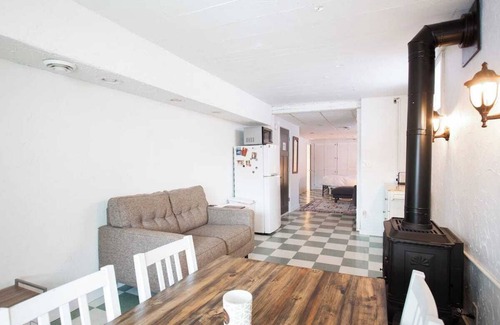 Nokomis Apartment | Garden Suite: private entrance, garage, patio, fireplace, 15m to airport/MOA
