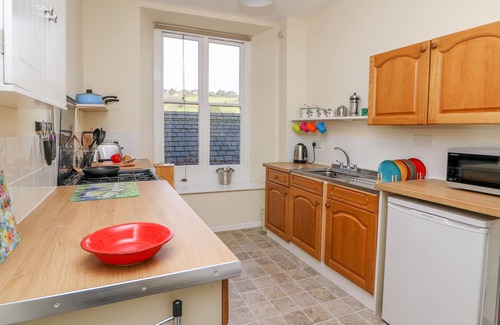 Kington Cottage | GARDEN VIEW, character holiday cottage in Kington