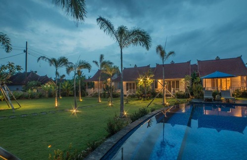 Mushroom Bay Cottage | Garden Villa with Lush Greenery in Lembongan, Minutes to Beach
