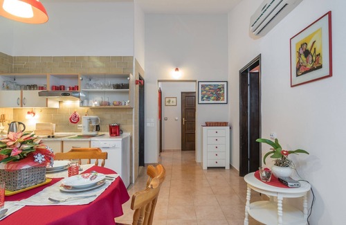 Fuskulin Apartment | Garden with pool and barbecue, air conditioning, wifi, quiet location