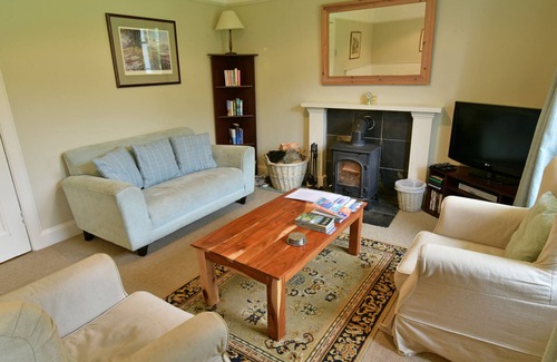 Loch Tay Cottage | Gardener's Cottage - traditional Scottish property in stunning Glen Lyon