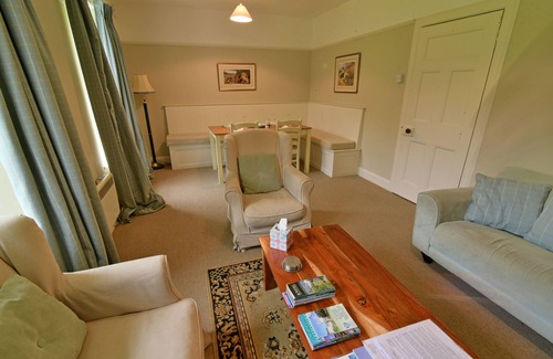 Loch Tay Cottage | Gardener's Cottage - traditional Scottish property in stunning Glen Lyon