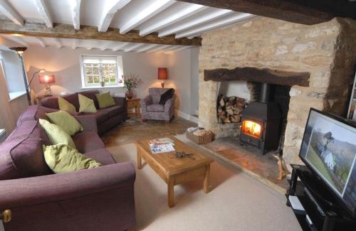 Shipton under Wychwood House | Gardeners Cottage