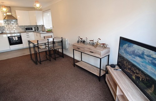 Tilbury Apartment | Garland Modern Apartment With Parking Tilbury 1