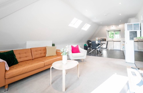 Redhill Apartment | Garland Penthouse