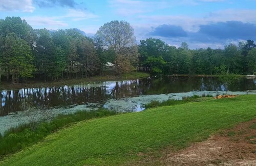 Allardt House | Garrett's Private Lake House with Horse Barn in wonderful Jamestown;