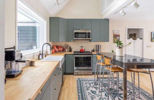 Philipstown House | Garrison Woods Getaway: Main House - Cheery Mountain Views