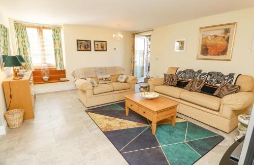 Newport House | Garstons Barn